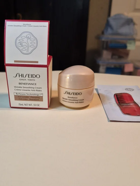 Shiseido Benefiance Wrinkle Smoothing Cream with Bonus Serum Sample, 15ml, NIB - Picture 1 of 10